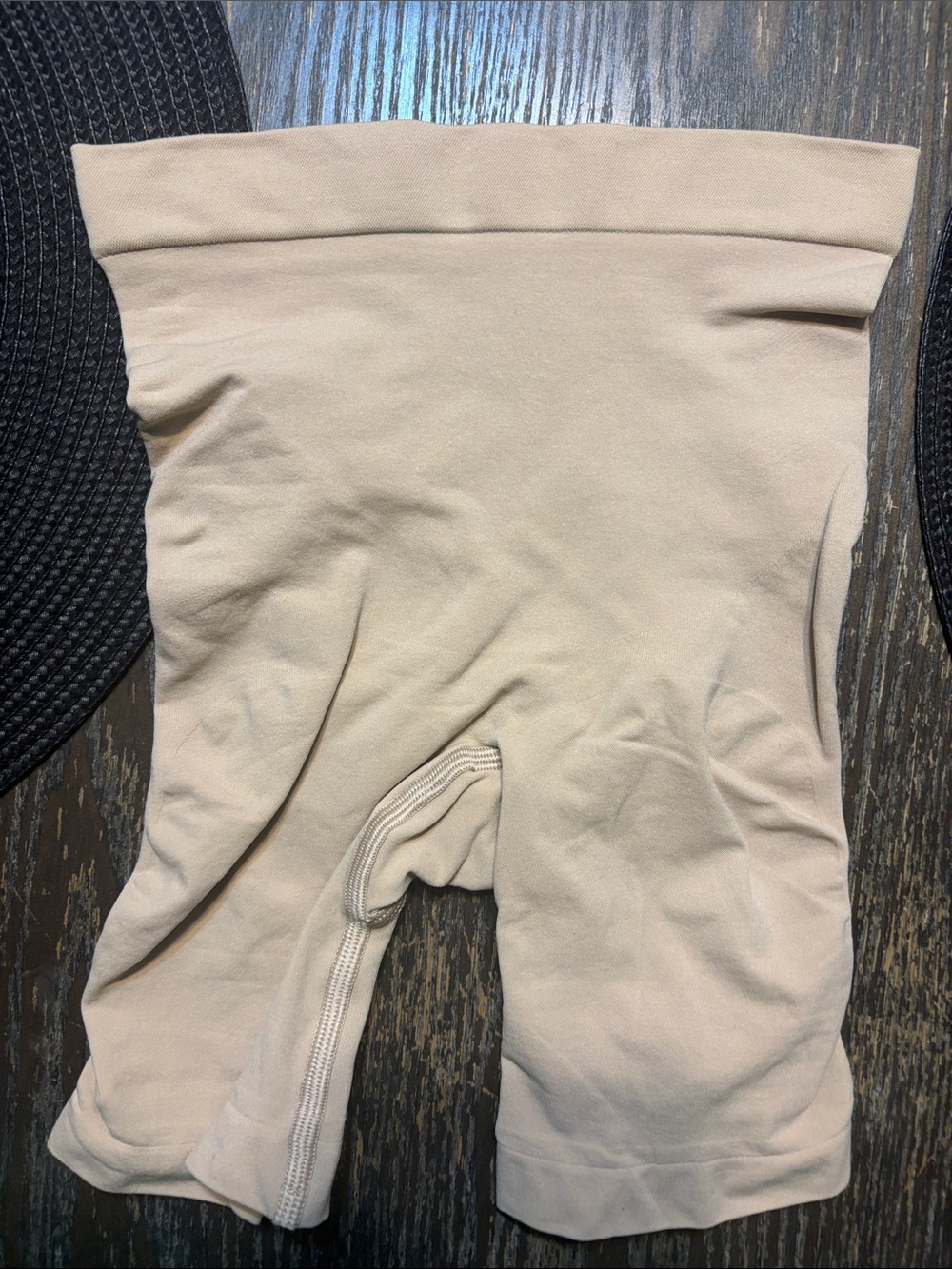 SKIMS clay medium seamless sculpt mid thigh Shorts